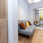 Apartment 2 Bedroom Apartment! *