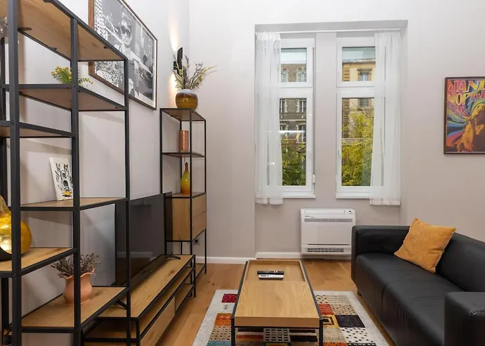 2 Bedroom Apartment!