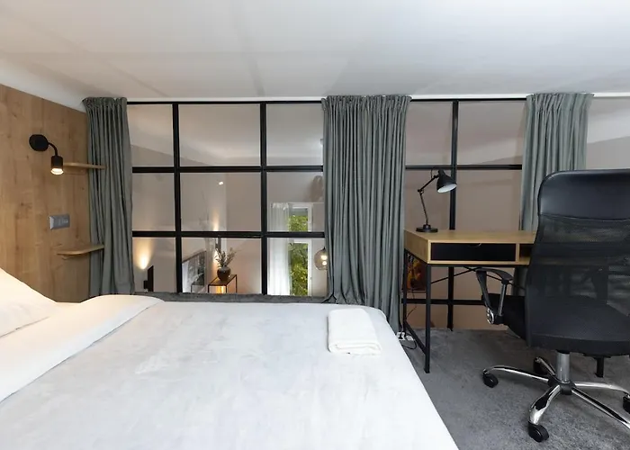 2 Bedroom Apartment! *