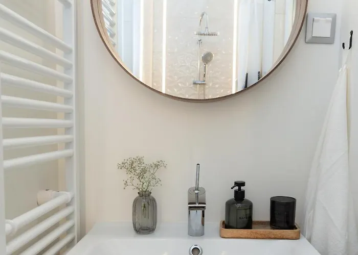 2 Bedroom Apartment!
