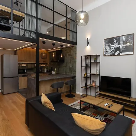 2 Bedroom Apartment! *