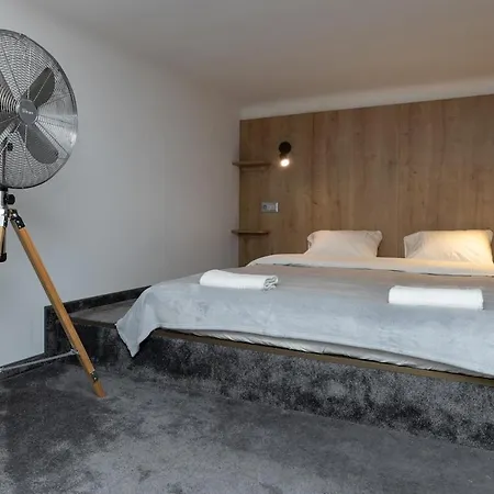2 Bedroom Apartment! * Budapest