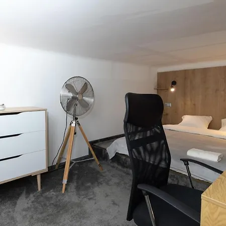 2 Bedroom Apartment!