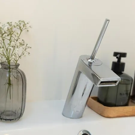 2 Bedroom Apartment! *