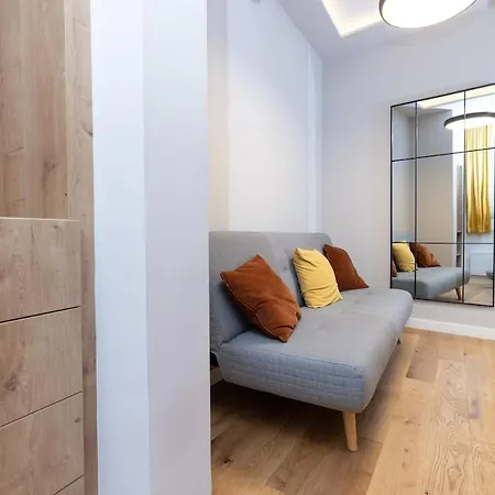 Apartment 2 Bedroom Apartment! *