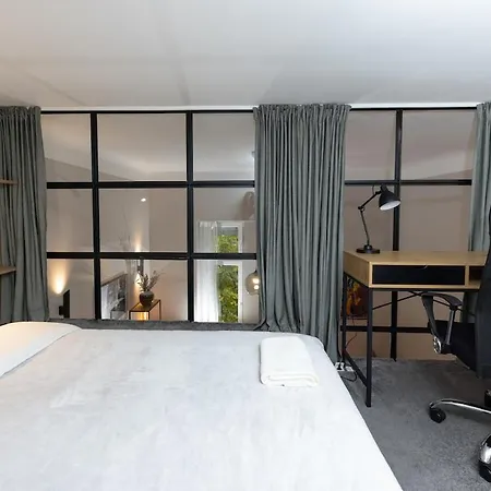 2 Bedroom Apartment! *