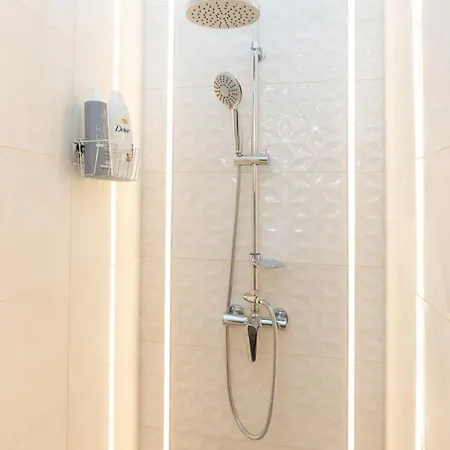 2 Bedroom Apartment!