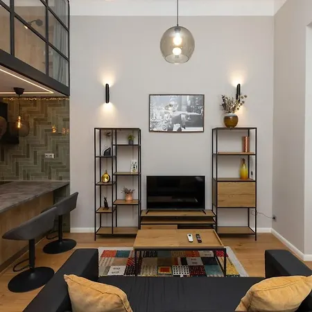 2 Bedroom Apartment! Budapest